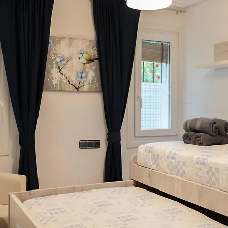 Luises Apt By Kursaal Apartments En Barrio De Parking Gratuito Apartment *