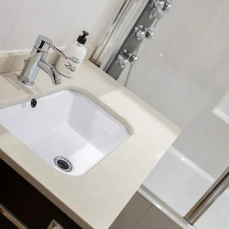 Apartment Luises Apt By Kursaal Apartments En Barrio De Parking Gratuito